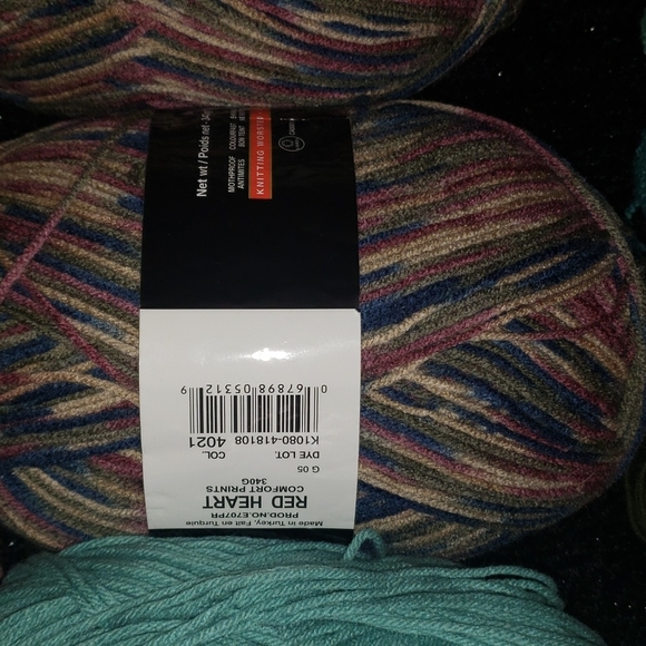 Bundle of miscellaneous yarn (as is) - Picture 3 of 7